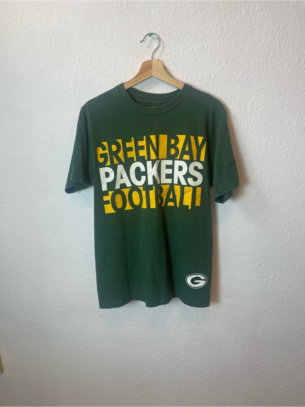 Green Bay packers Foot Ball T-shirt size M